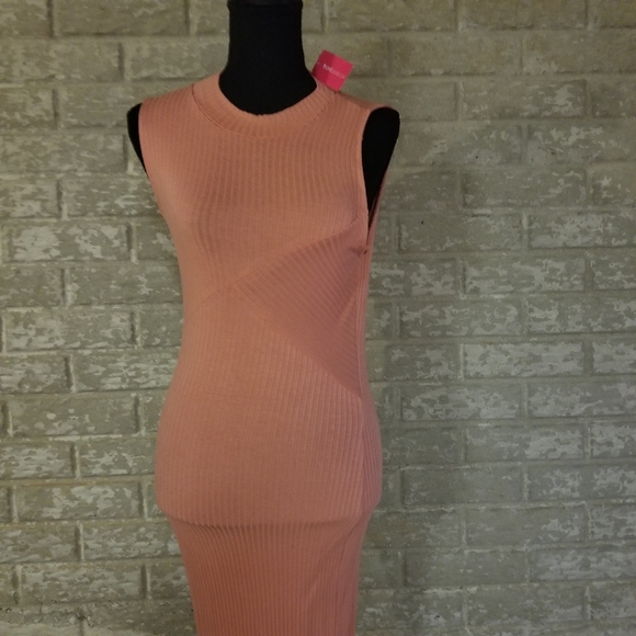 Pretty Love Culture sleeveless maxi dress - Picture 2 of 9